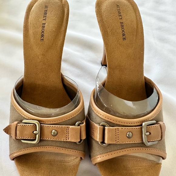 Audrey Brooke Heels Size 8 - Picture 5 of 5